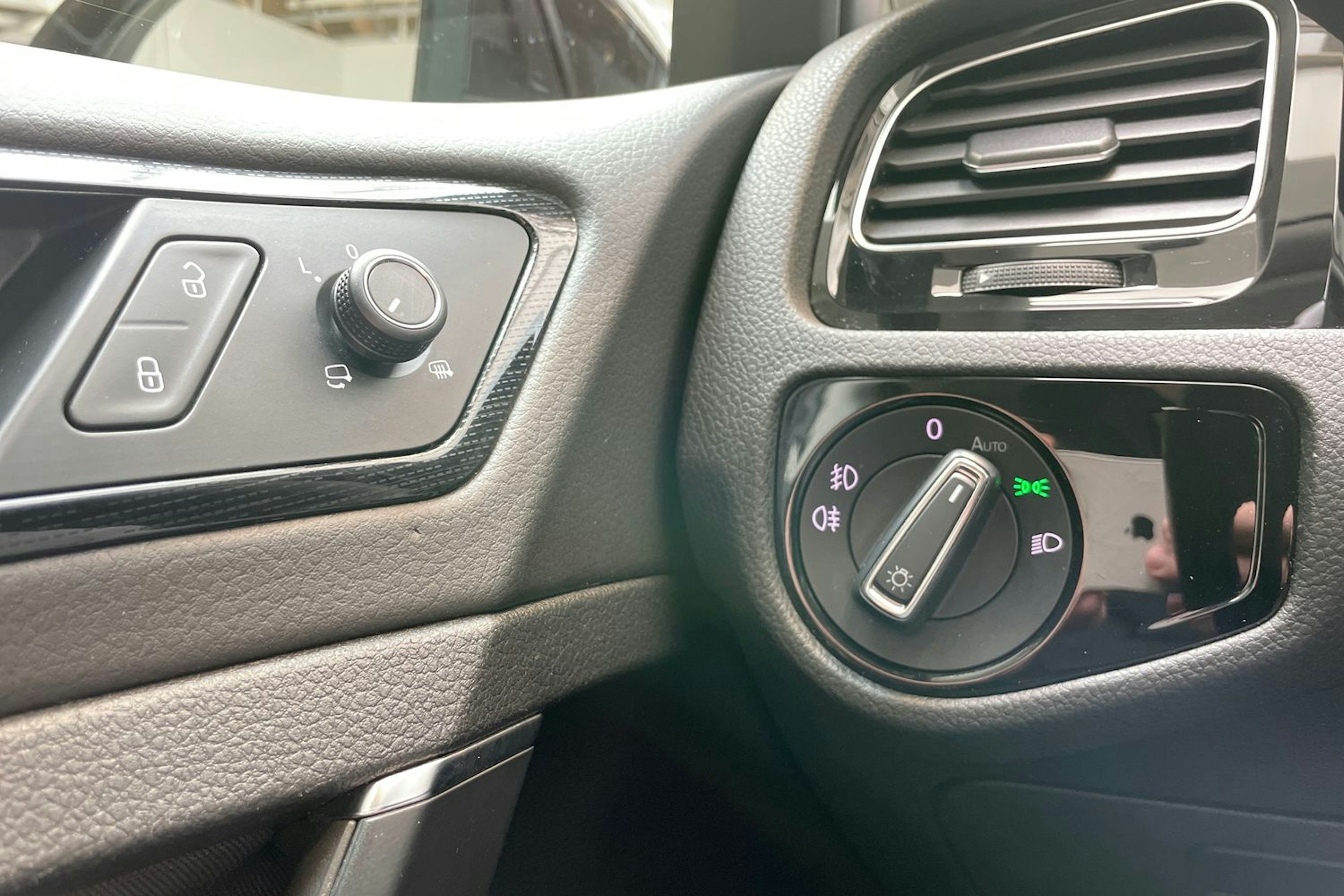 musta Volkswagen Golf 2018 kuva 17.