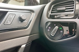 musta Volkswagen Golf 2018 kuva 17.