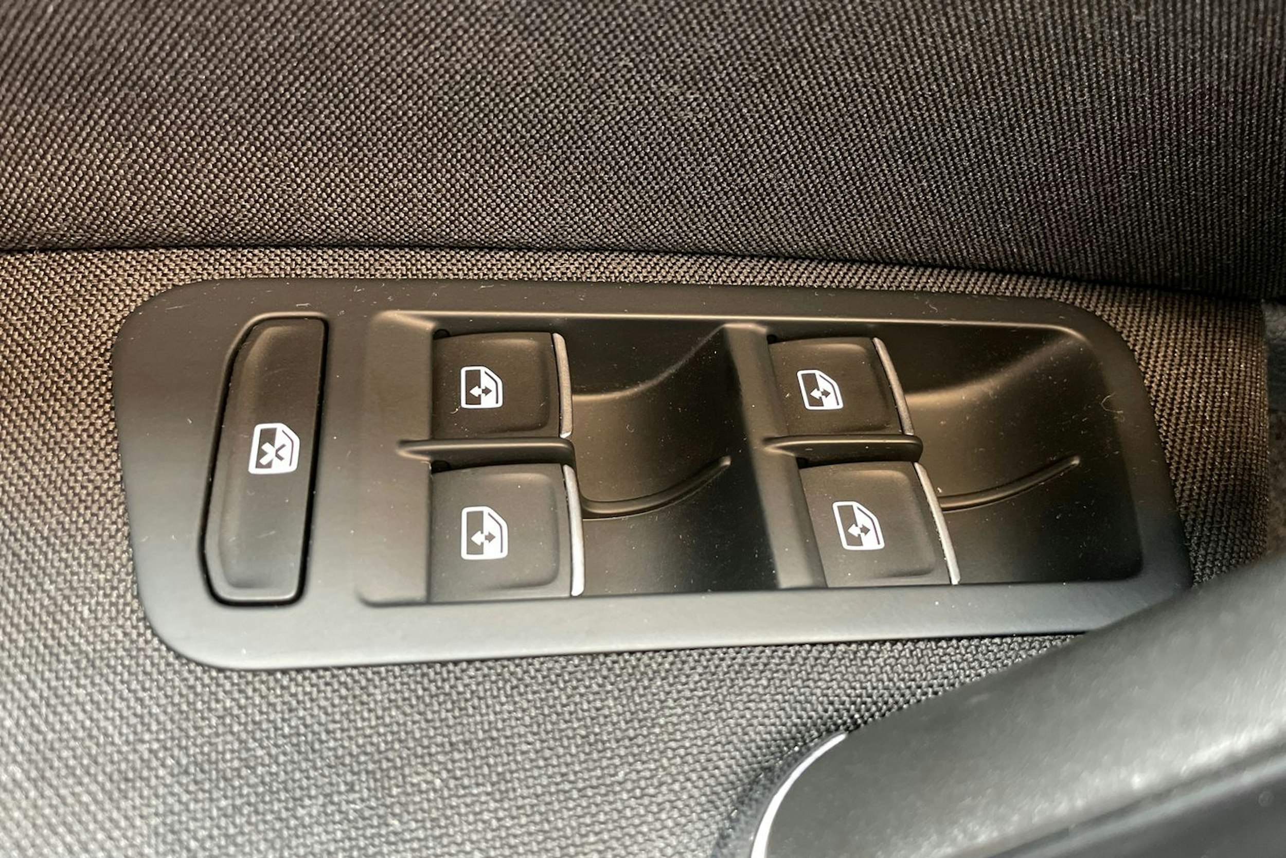 musta Volkswagen Golf 2018 kuva 18.