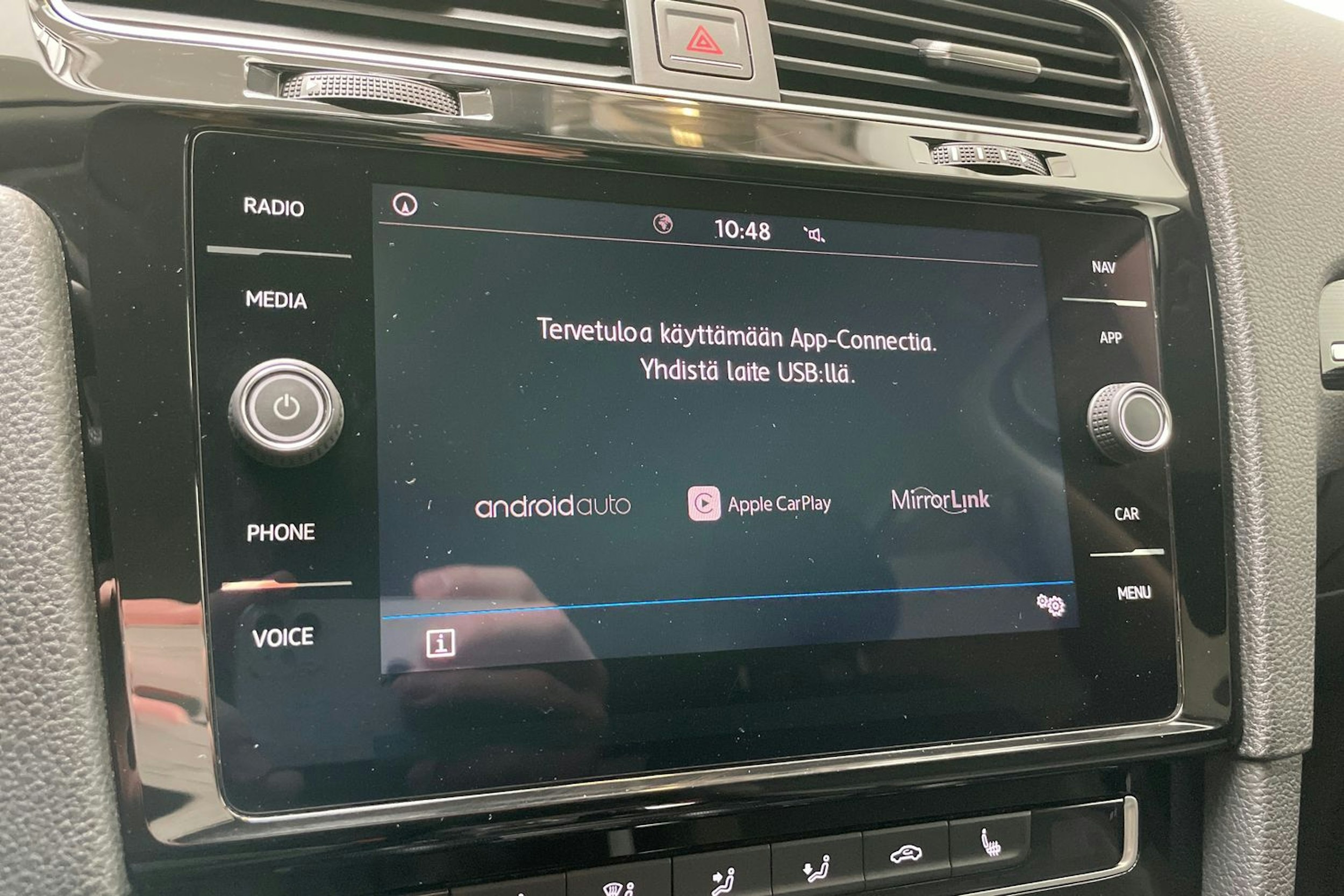 musta Volkswagen Golf 2018 kuva 20.