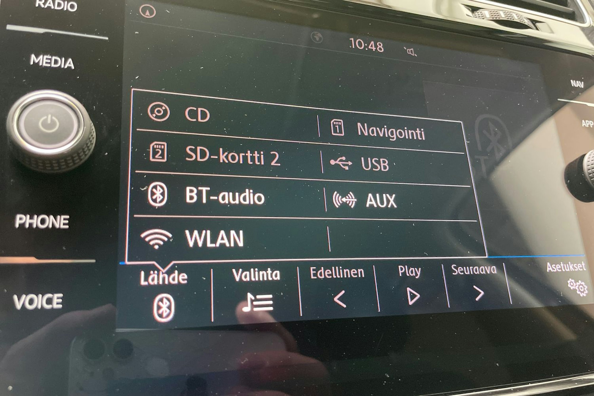 musta Volkswagen Golf 2018 kuva 21.