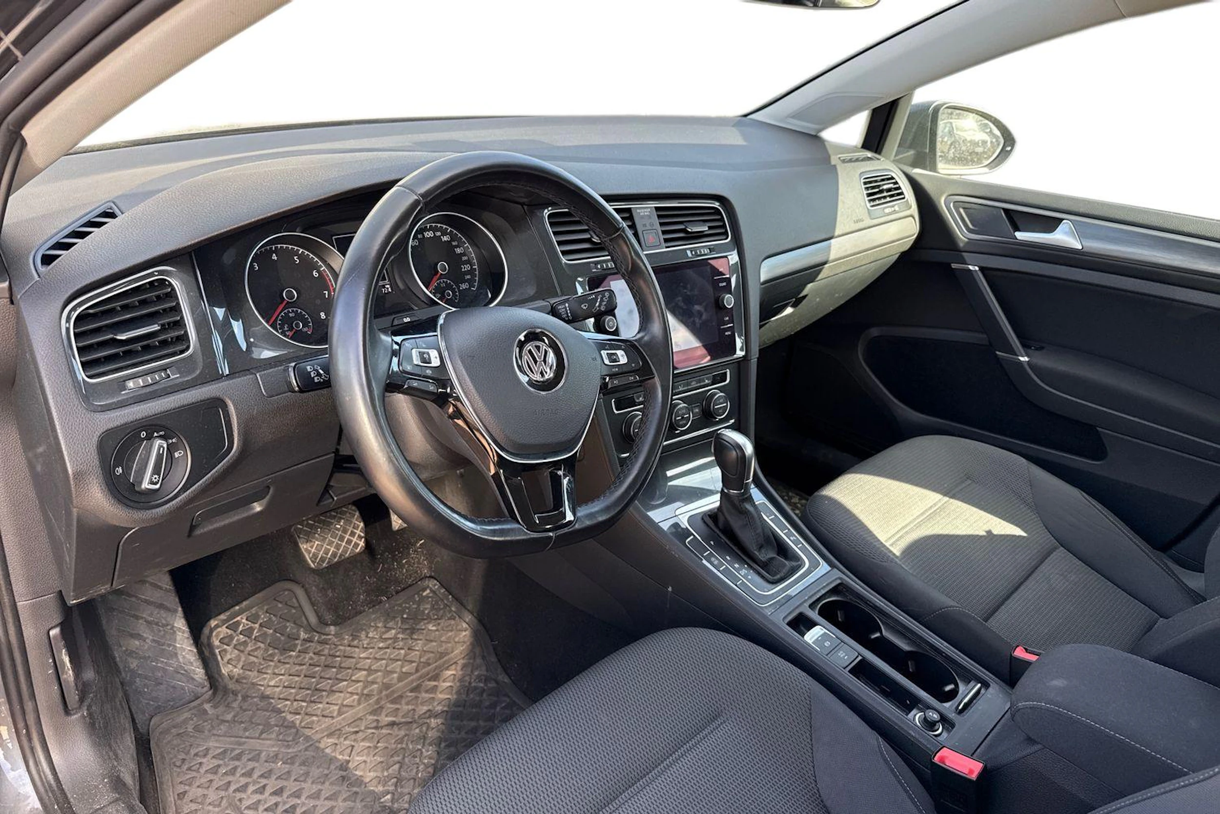 harmaa Volkswagen Golf 2018 kuva 3.