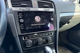 harmaa Volkswagen Golf 2018 kuva 5.