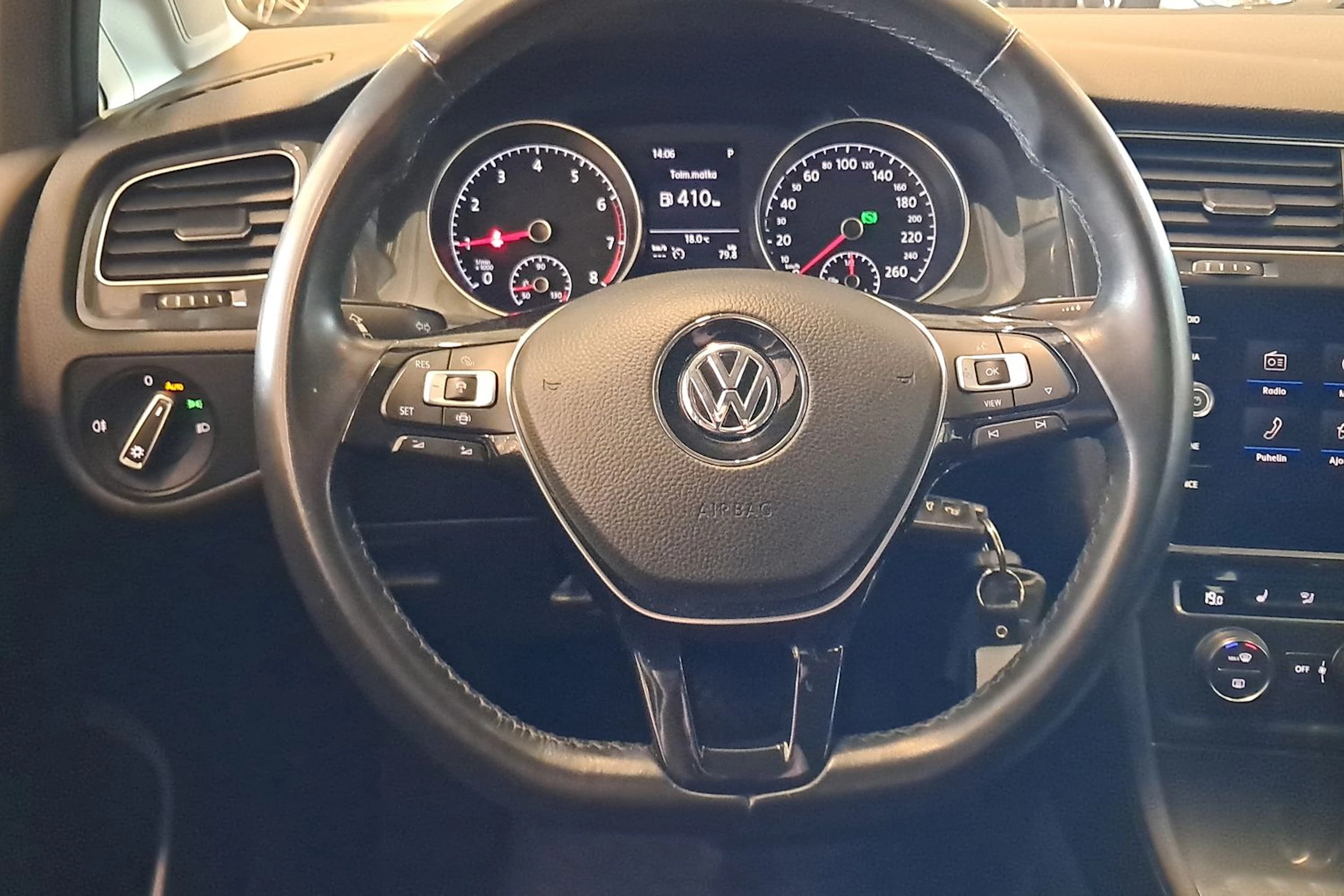 harmaa Volkswagen Golf 2019 kuva 16.