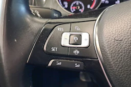harmaa Volkswagen Golf 2019 kuva 18.