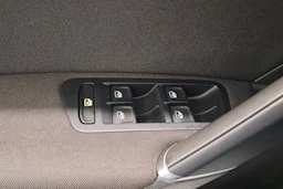 harmaa Volkswagen Golf 2019 kuva 32.
