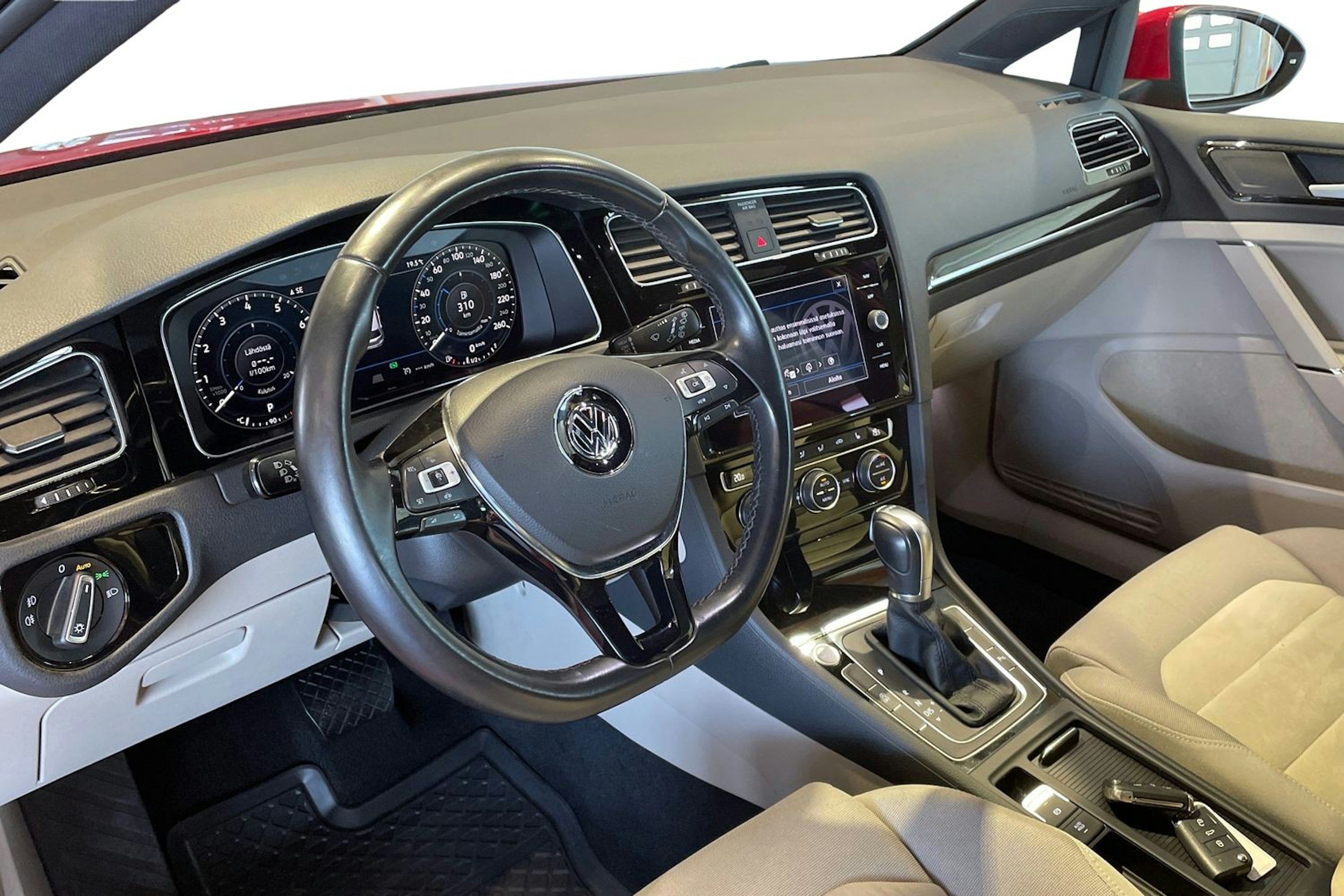 punainen Volkswagen Golf 2018 kuva 7.