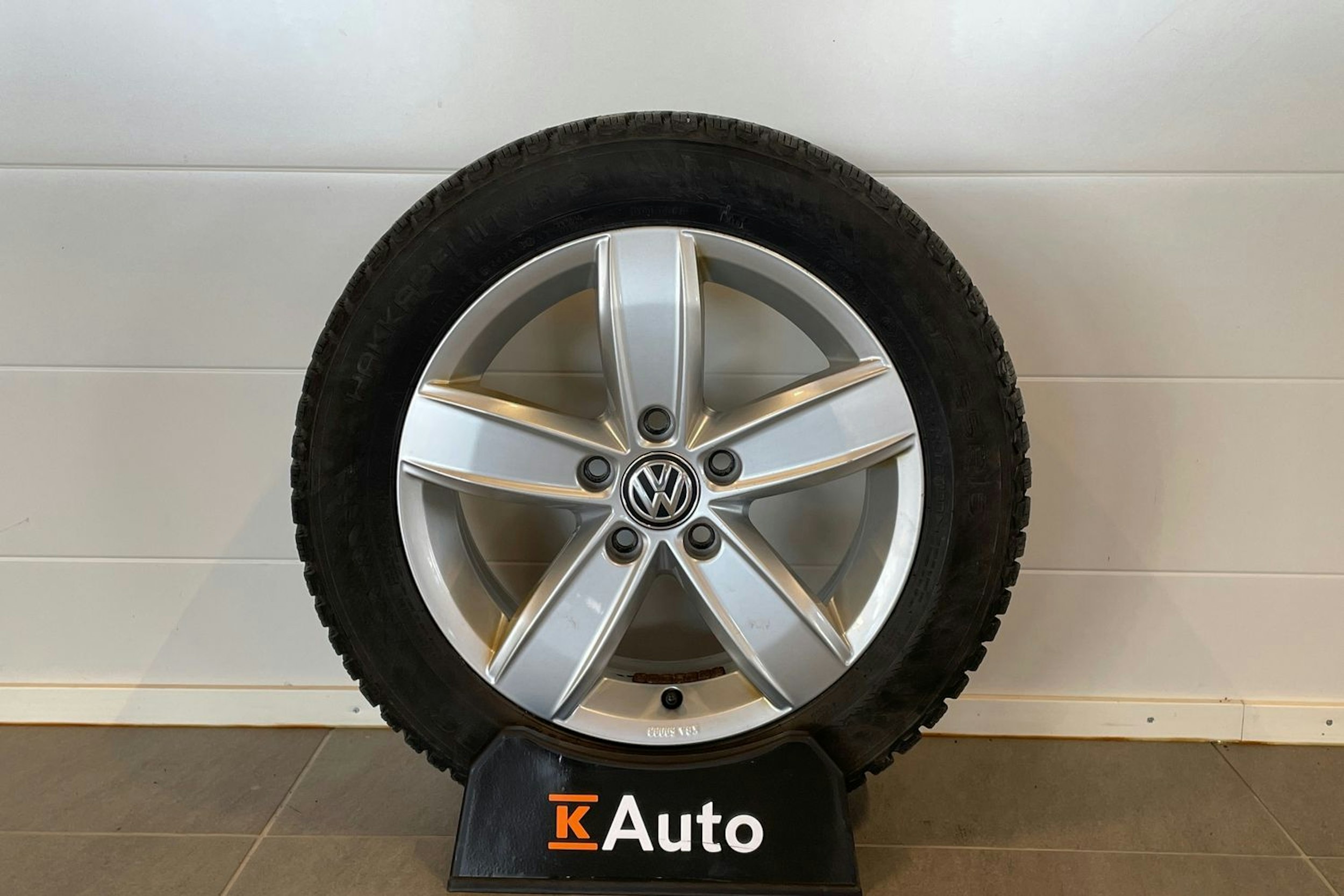 punainen Volkswagen Golf 2018 kuva 13.