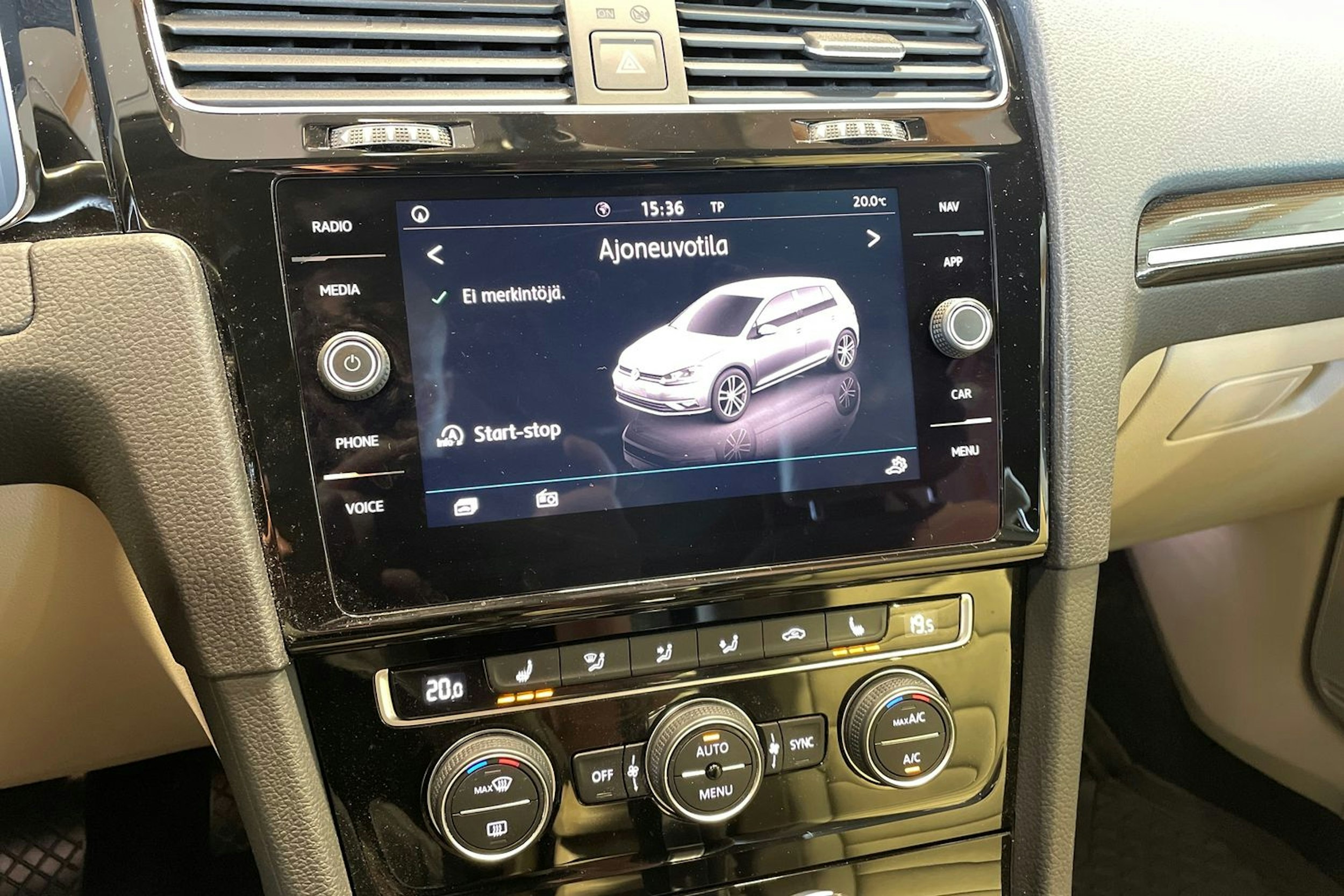 punainen Volkswagen Golf 2018 kuva 18.