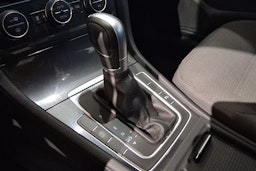 harmaa Volkswagen Golf 2019 kuva 16.