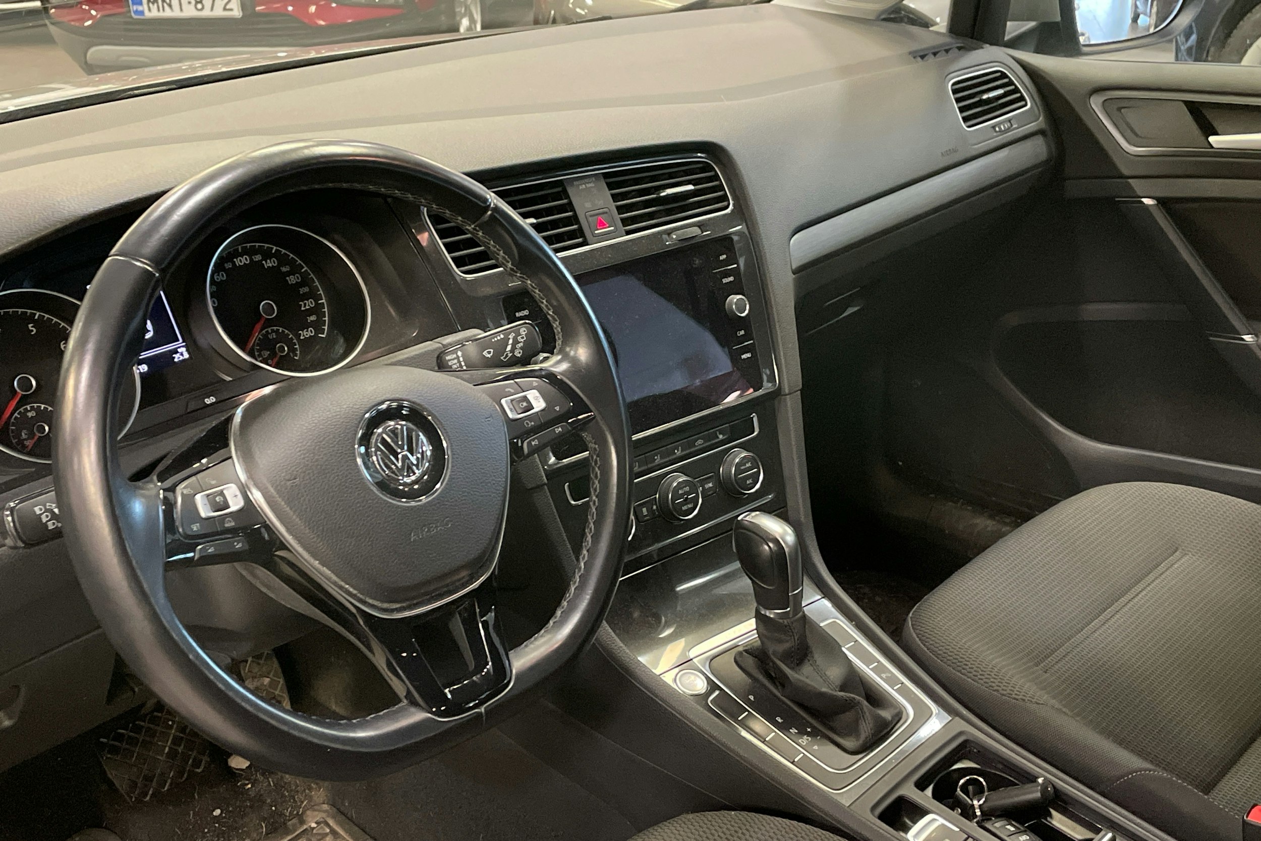 harmaa Volkswagen Golf 2018 kuva 3.