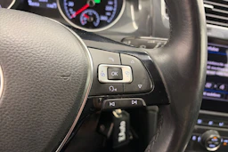harmaa Volkswagen Golf 2018 kuva 19.