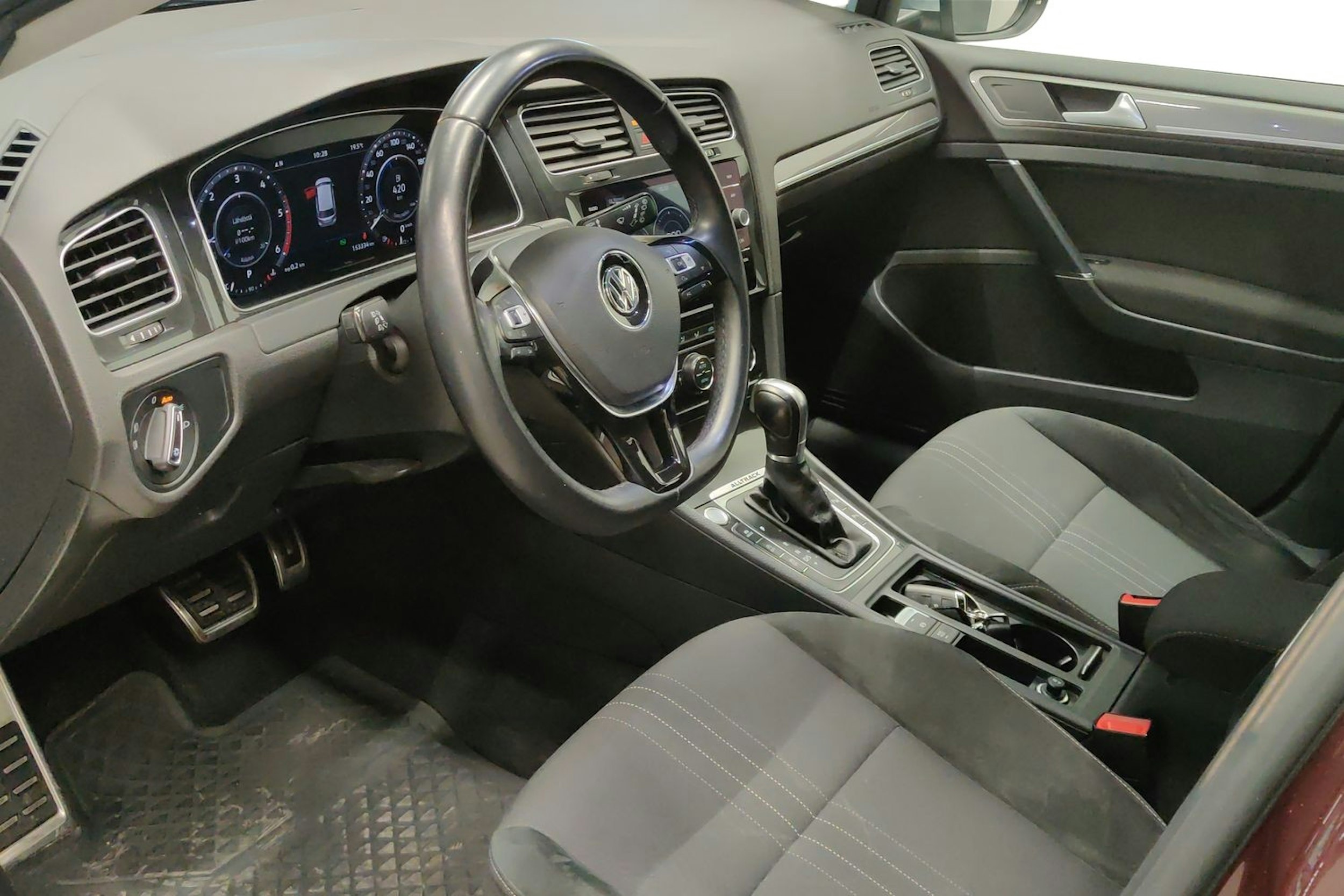 musta Volkswagen Golf 2018 kuva 7.