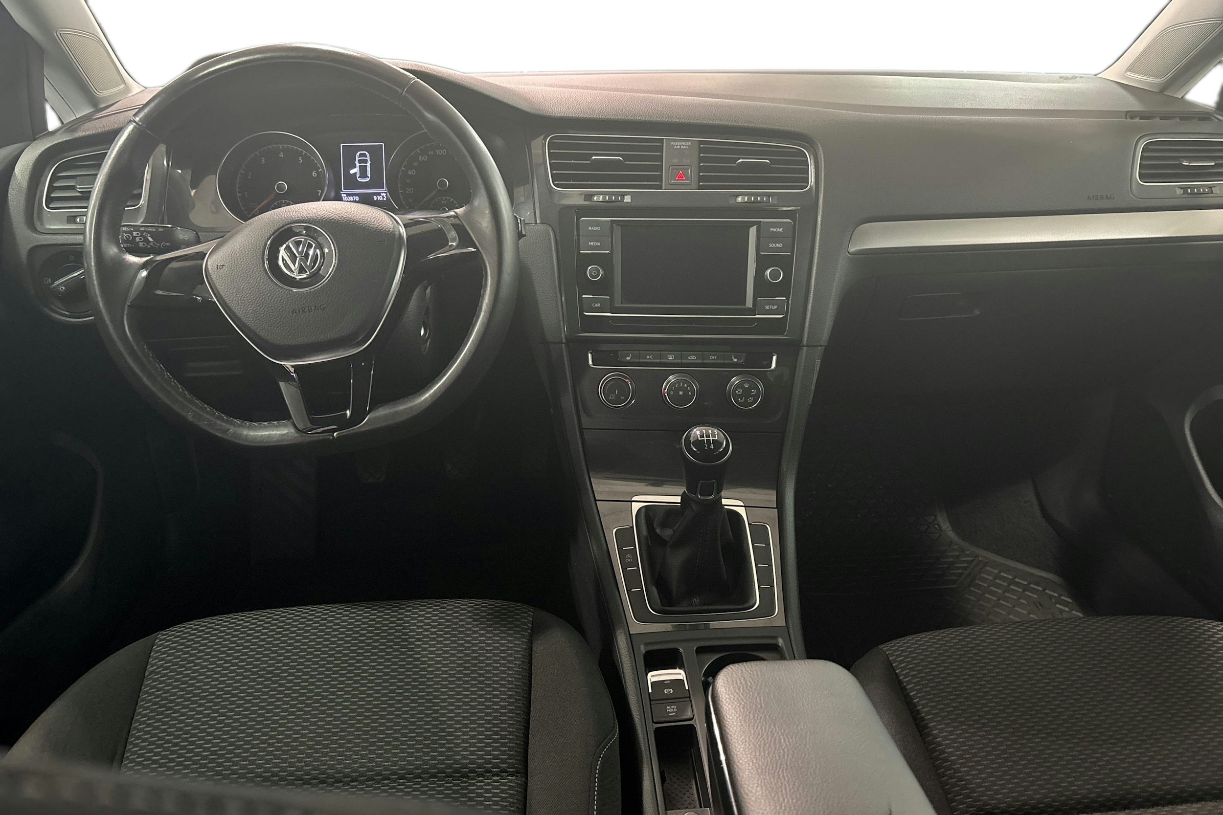 Valkoinen Volkswagen GOLF 2018 kuva 9.