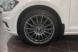 Valkoinen Volkswagen GOLF 2018 kuva 13.