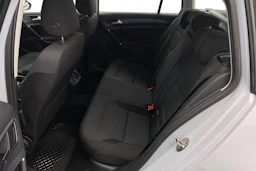 valkoinen Volkswagen Golf 2018 kuva 11.
