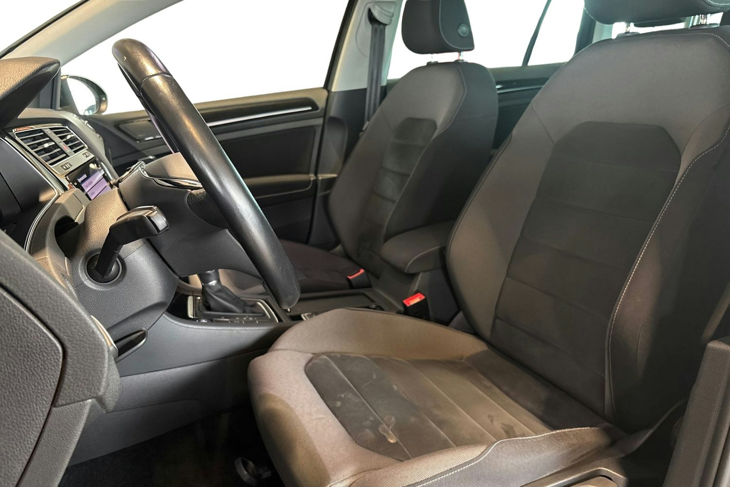 Musta Volkswagen GOLF 2018 kuva 10.