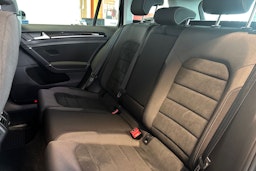 Musta Volkswagen GOLF 2018 kuva 16.