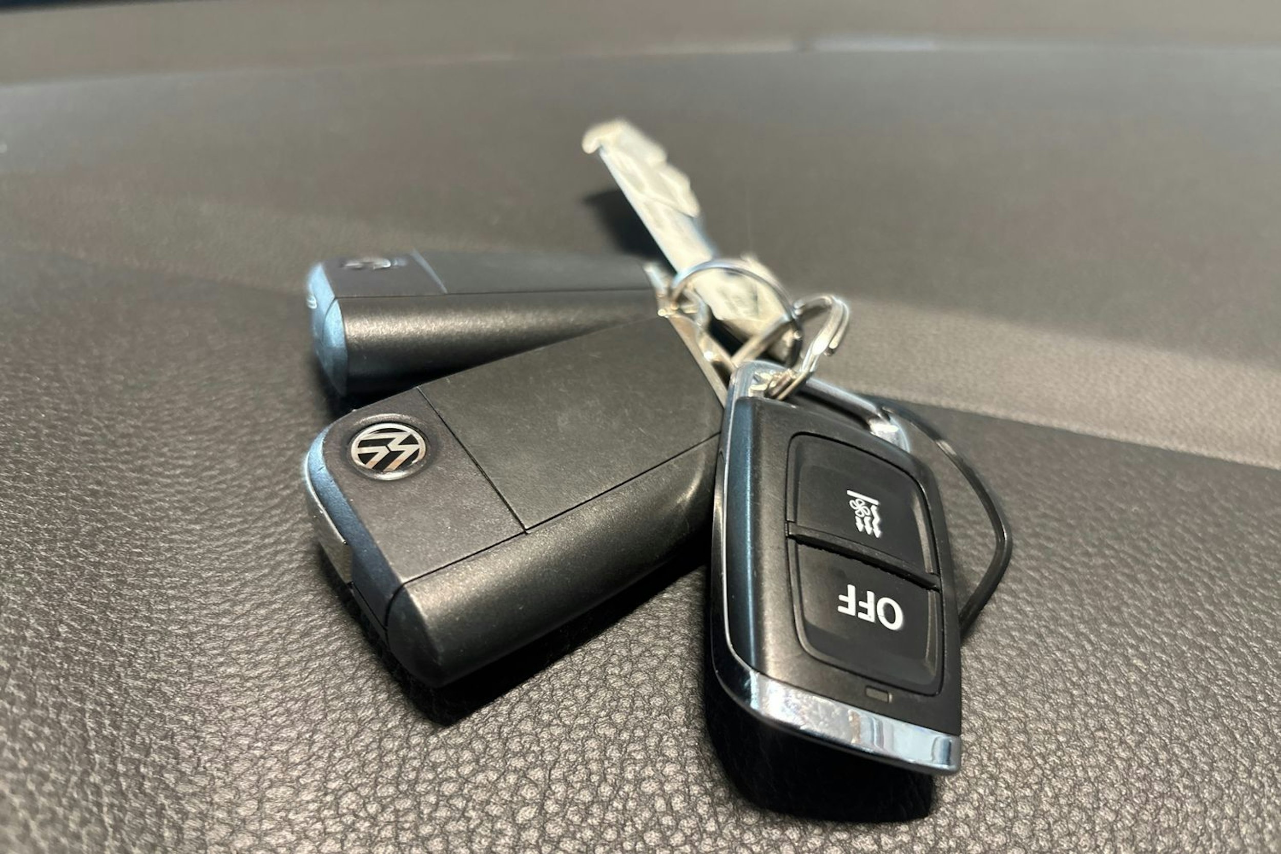 Musta Volkswagen GOLF 2018 kuva 25.