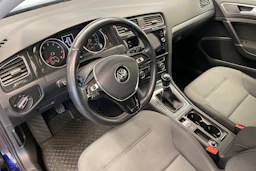 Sininen Volkswagen GOLF 2018 kuva 6.