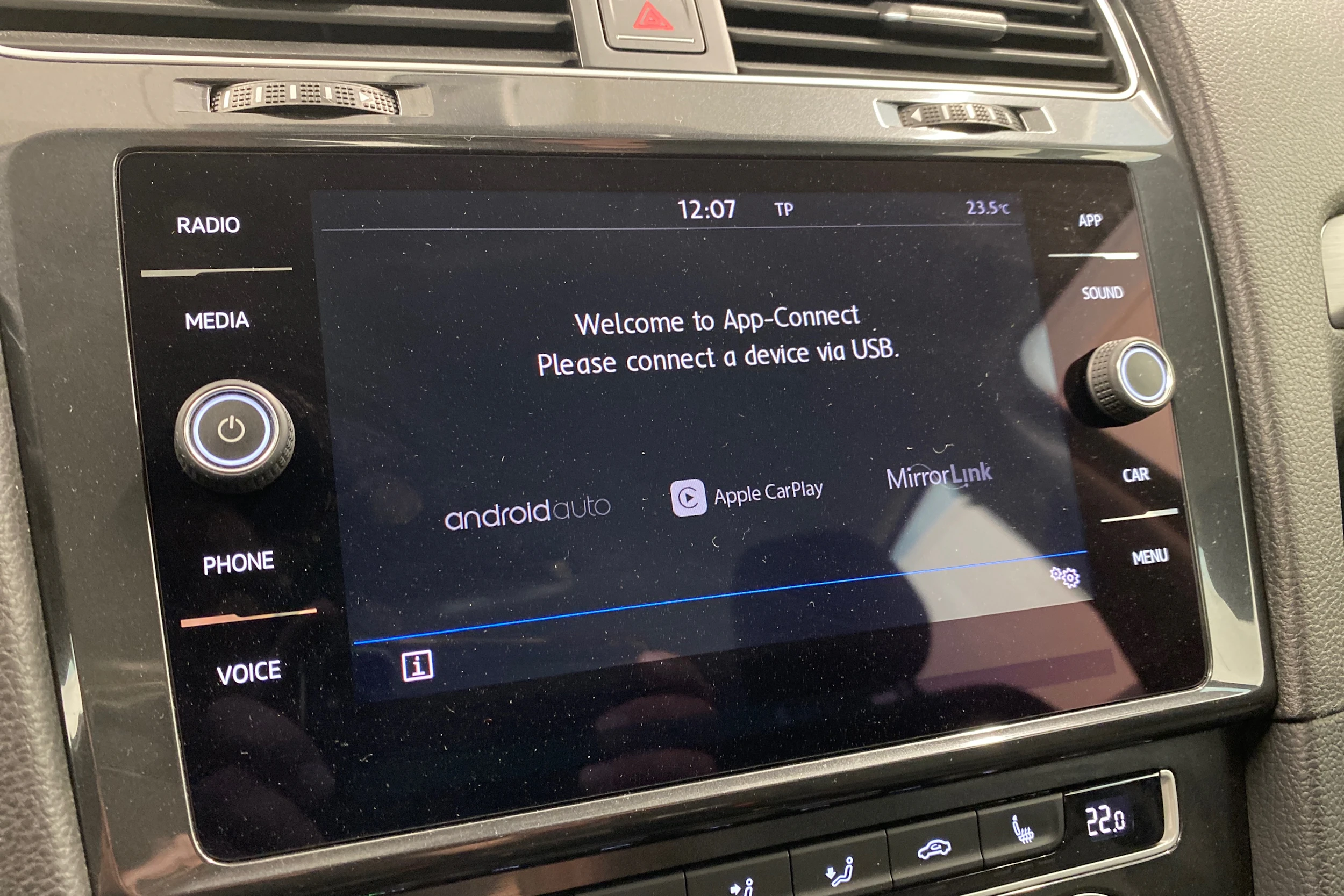 Sininen Volkswagen GOLF 2018 kuva 12.