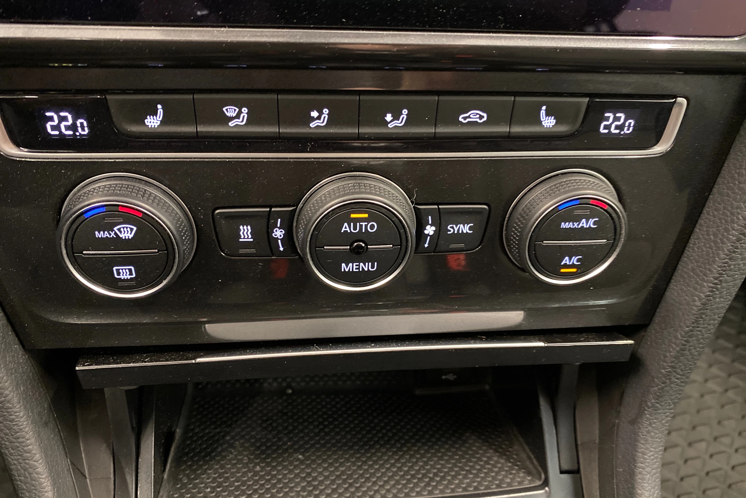 Sininen Volkswagen GOLF 2018 kuva 15.