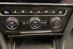 Sininen Volkswagen GOLF 2018 kuva 15.