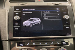 Sininen Volkswagen GOLF 2018 kuva 16.