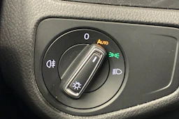 Sininen Volkswagen GOLF 2018 kuva 19.