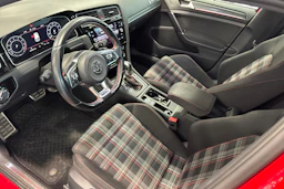 punainen Volkswagen Golf 2018 kuva 3.
