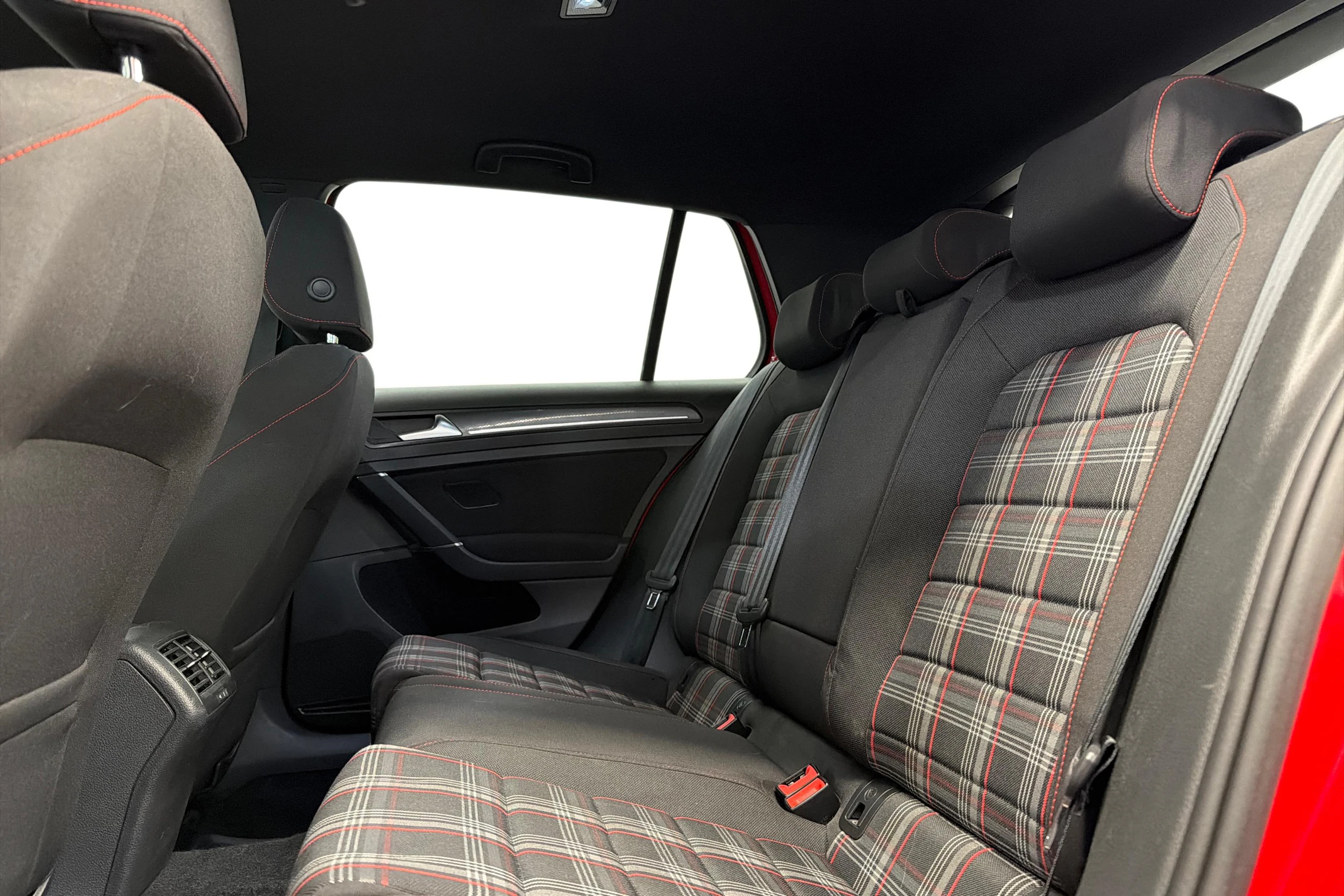punainen Volkswagen Golf 2018 kuva 8.