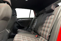 punainen Volkswagen Golf 2018 kuva 8.