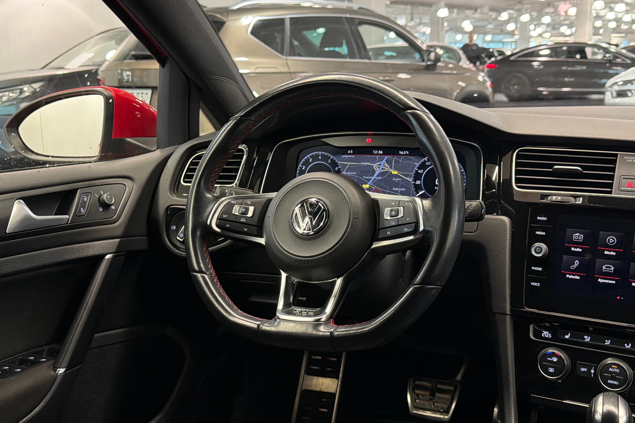 punainen Volkswagen Golf 2018 kuva 14.