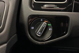 punainen Volkswagen Golf 2018 kuva 18.
