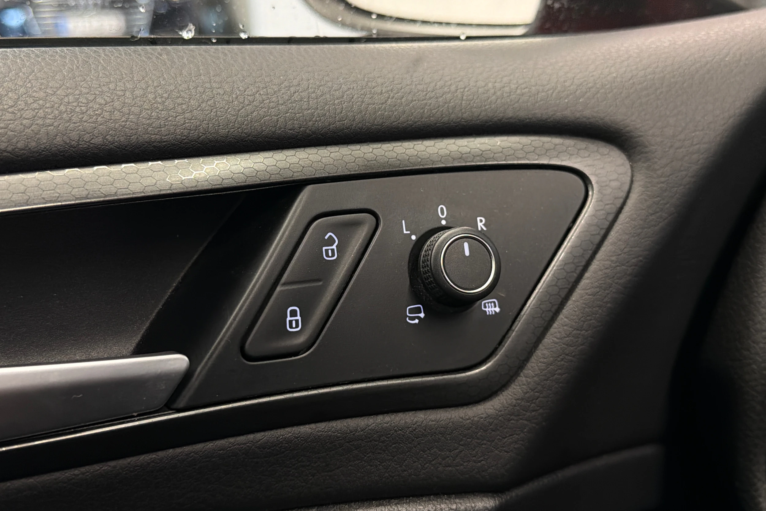 punainen Volkswagen Golf 2018 kuva 19.