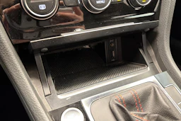 punainen Volkswagen Golf 2018 kuva 21.