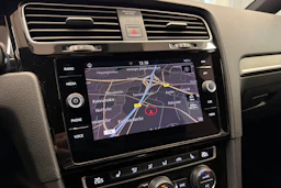 punainen Volkswagen Golf 2018 kuva 25.