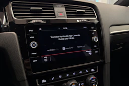 punainen Volkswagen Golf 2018 kuva 26.