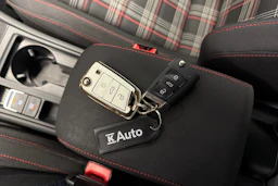 punainen Volkswagen Golf 2018 kuva 29.