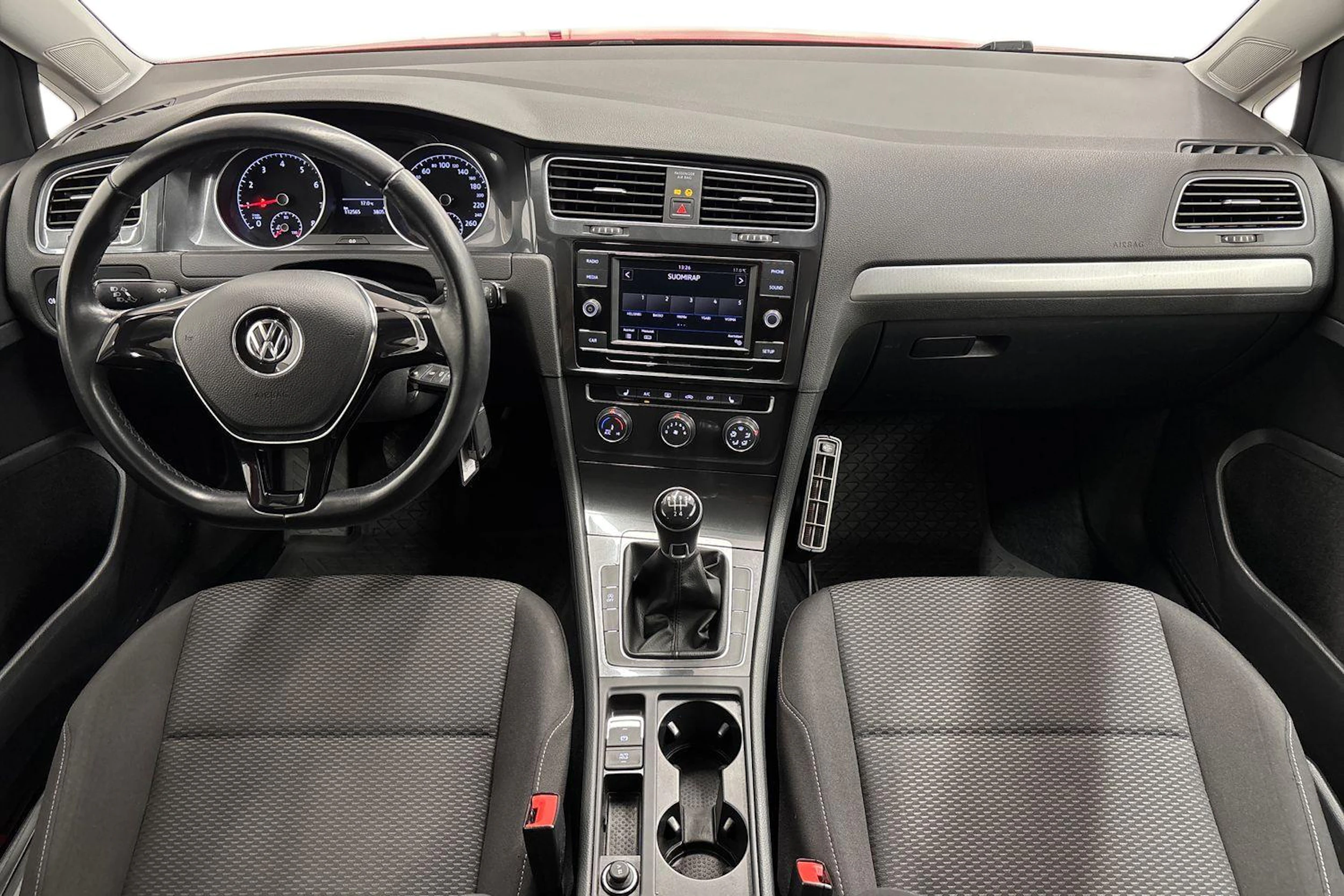 punainen Volkswagen Golf 2018 kuva 9.