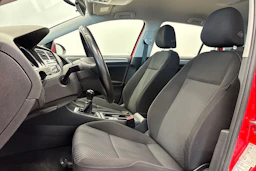 punainen Volkswagen Golf 2018 kuva 15.