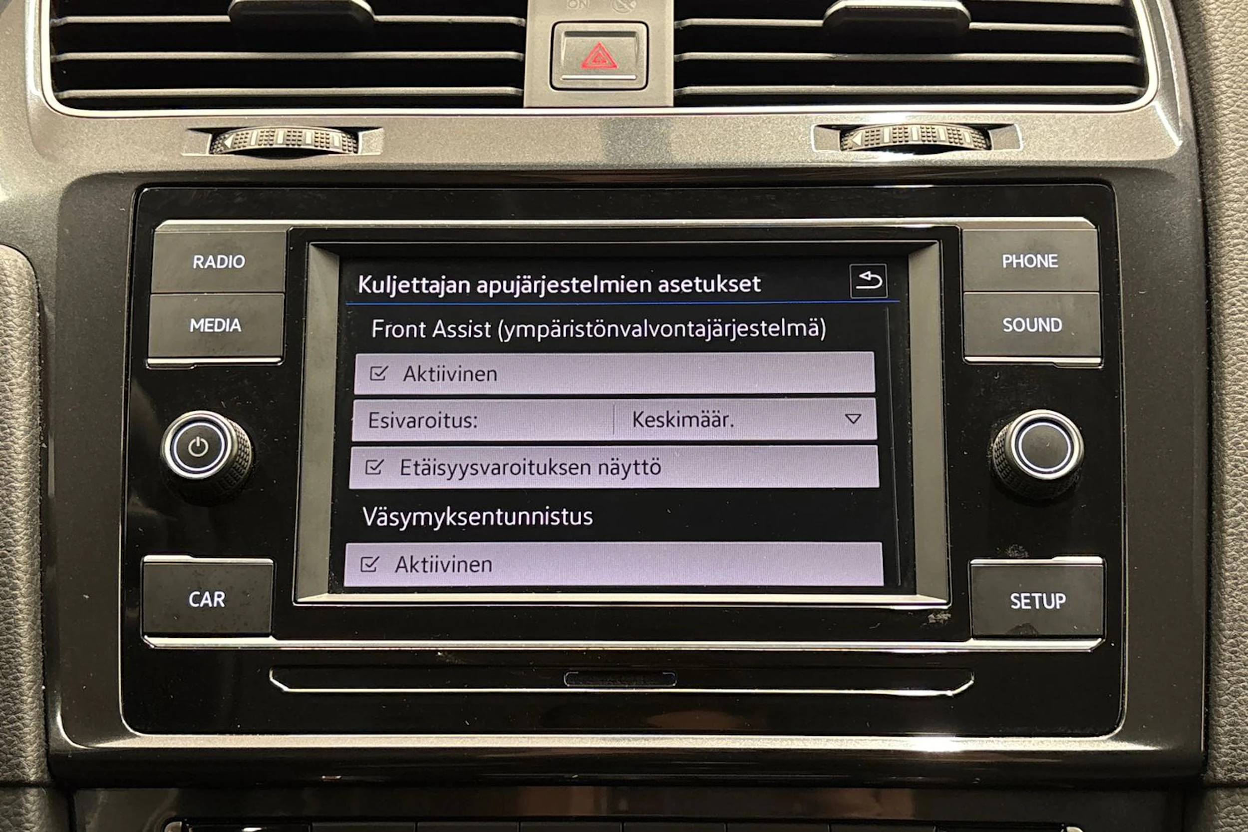 punainen Volkswagen Golf 2018 kuva 18.