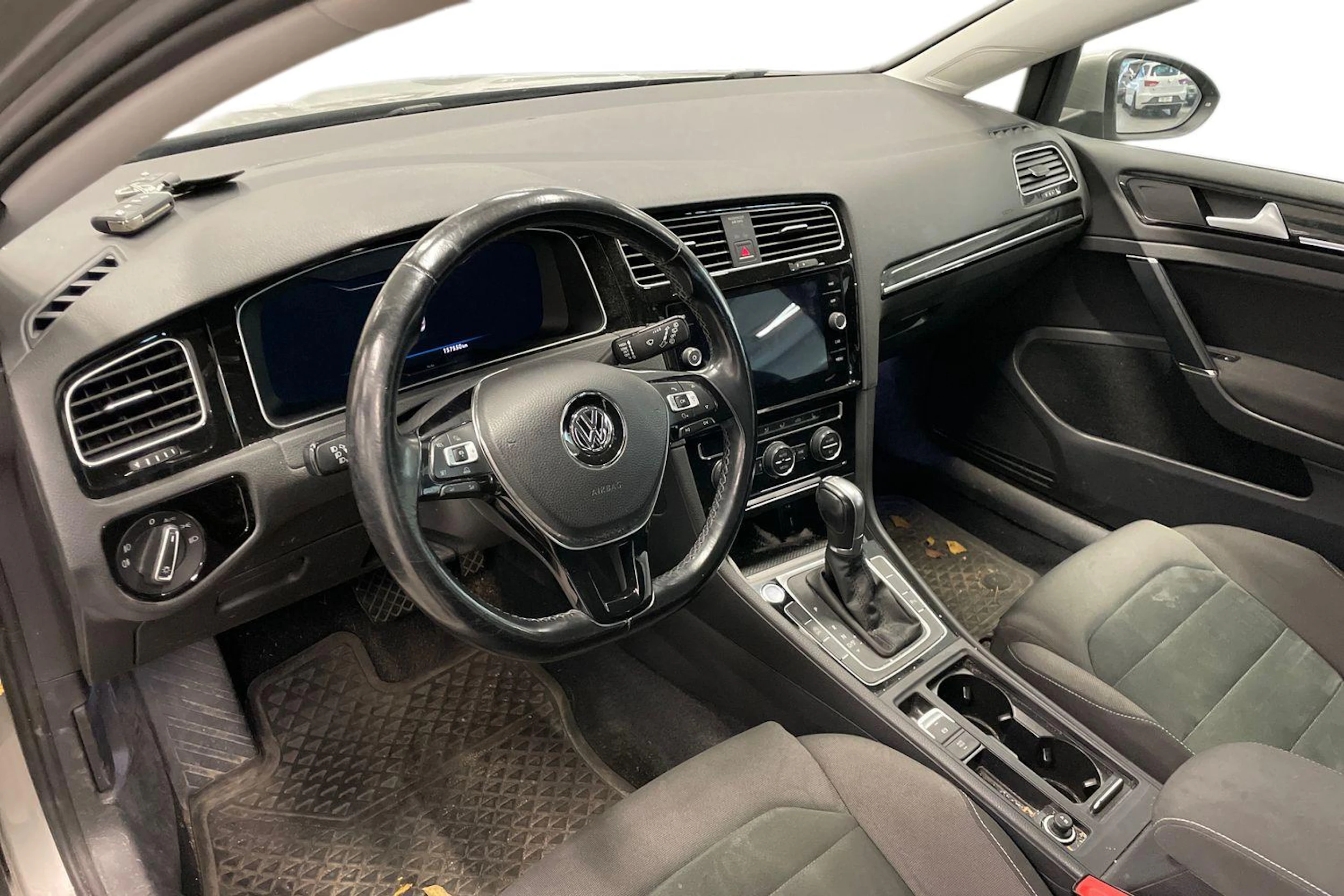 harmaa Volkswagen Golf 2018 kuva 3.