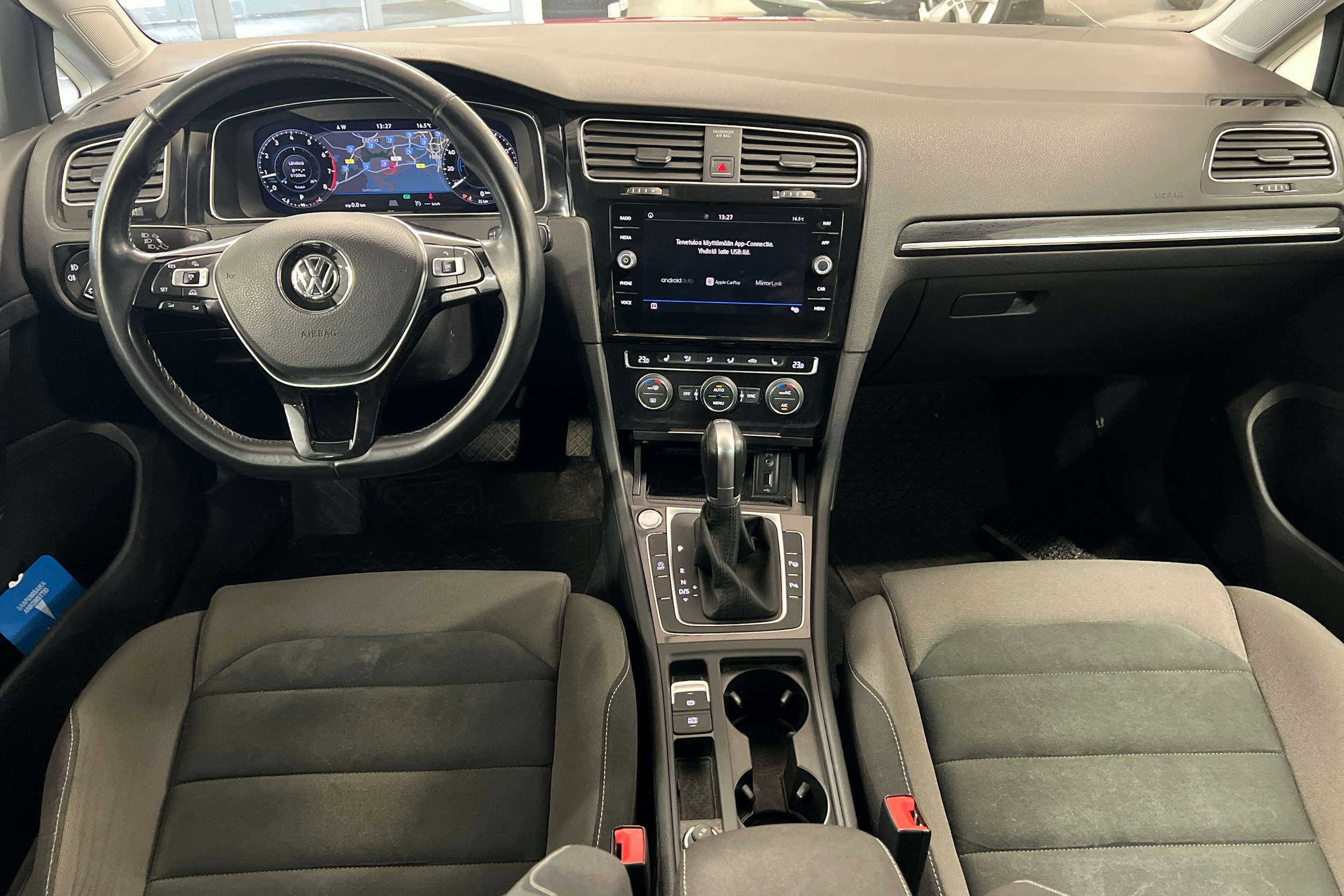 punainen Volkswagen Golf 2018 kuva 6.