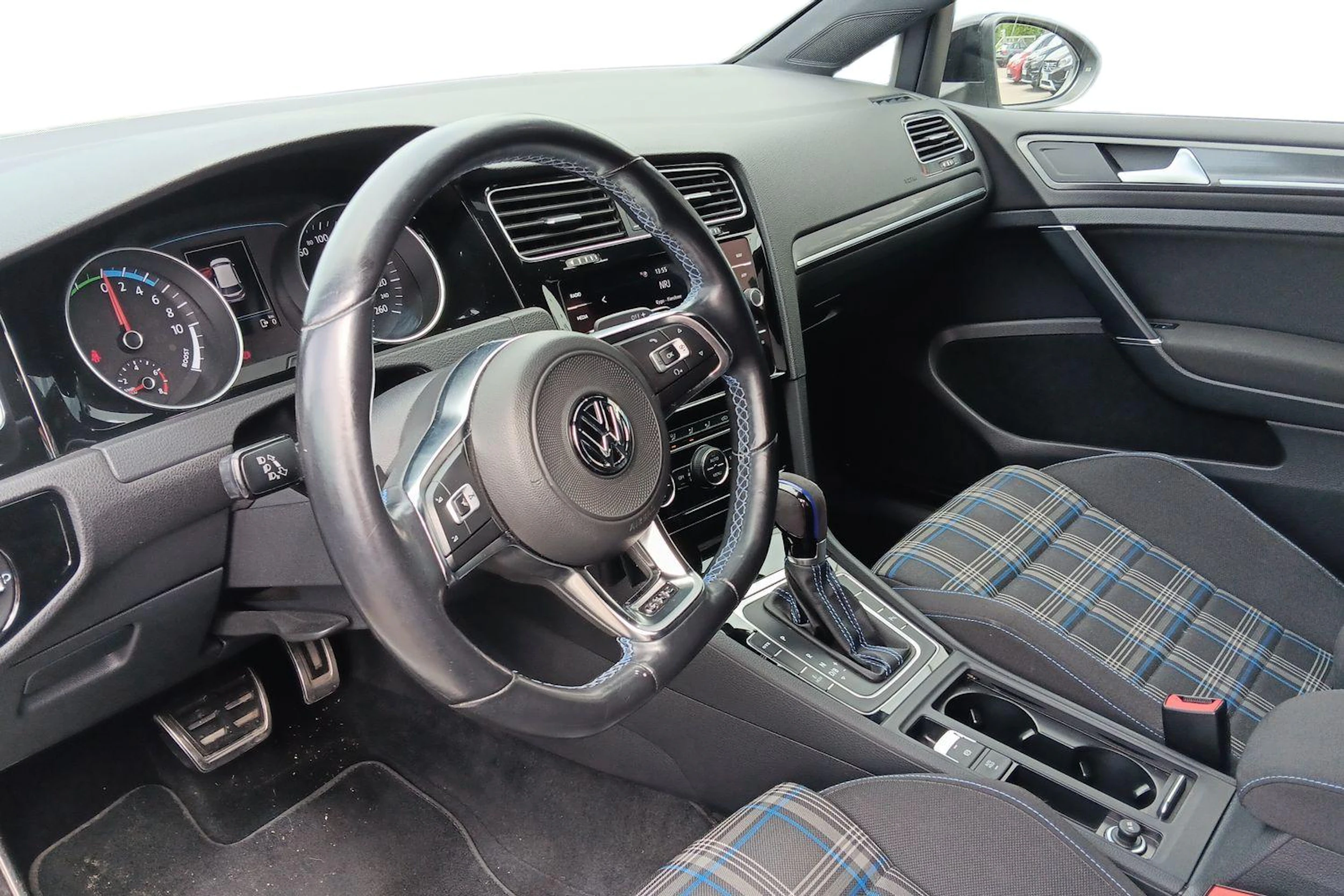Valkoinen Volkswagen GOLF 2018 kuva 3.