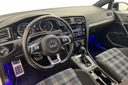 Valkoinen Volkswagen GOLF 2018 kuva 6.