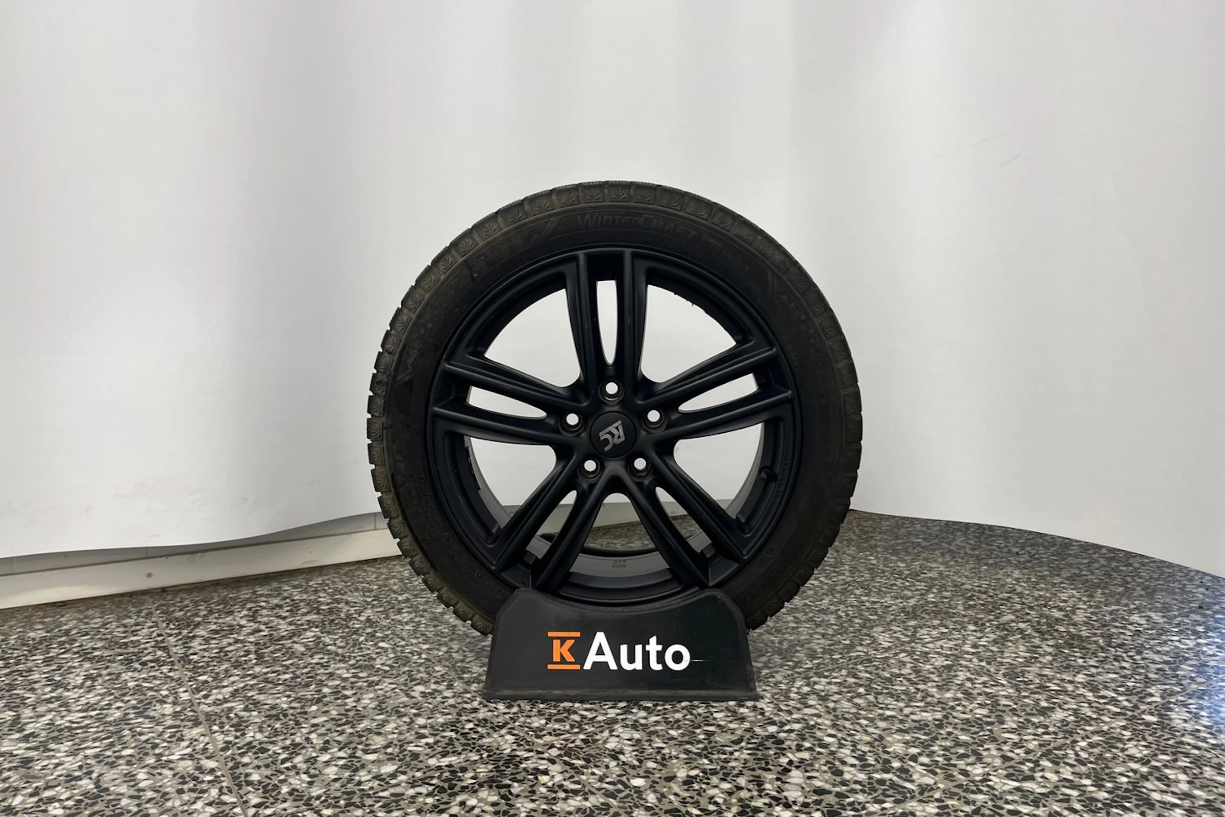 Valkoinen Volkswagen GOLF 2018 kuva 10.