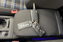 Valkoinen Volkswagen GOLF 2018 kuva 22.