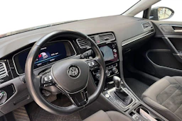 harmaa Volkswagen Golf 2018 kuva 8.