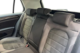 harmaa Volkswagen Golf 2018 kuva 11.